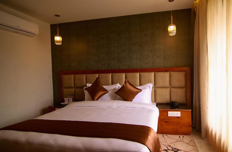 Golden Fern Resort image
