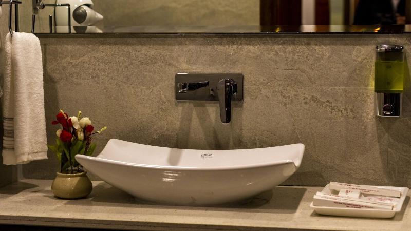 Golden Fern Resort image