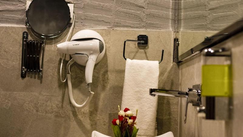 Golden Fern Resort image