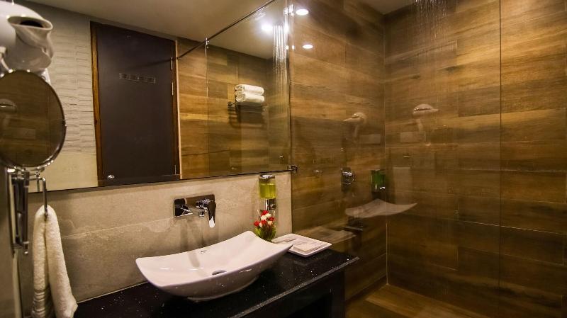 Golden Fern Resort image
