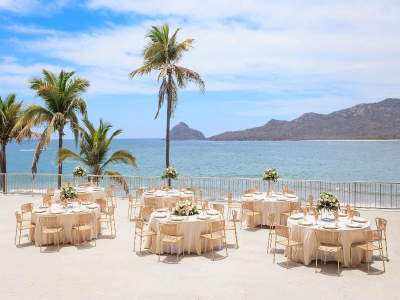 Courtyard By Marriott Mazatlan Beach Resort image