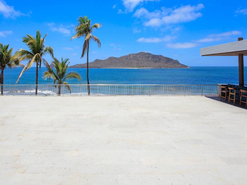 Courtyard By Marriott Mazatlan Beach Resort image