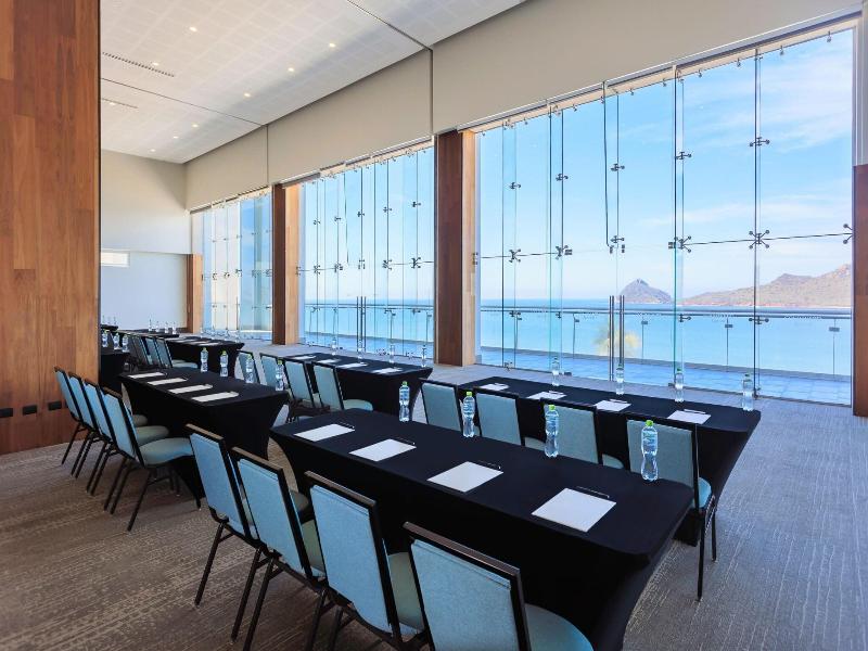 Courtyard By Marriott Mazatlan Beach Resort image