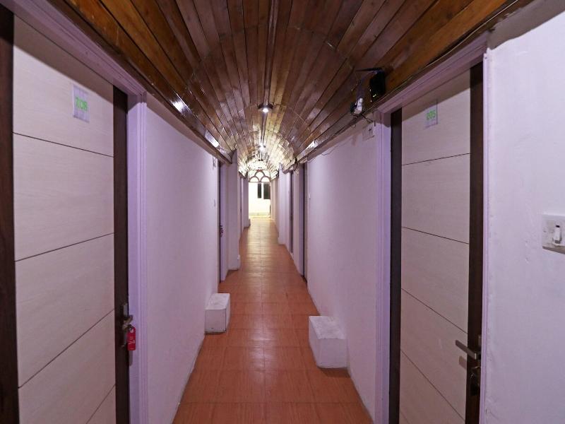 13908 Hotel India image