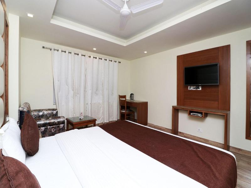13908 Hotel India image