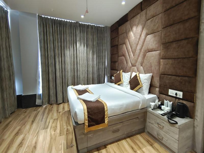 The Panash Hotel & Banquets