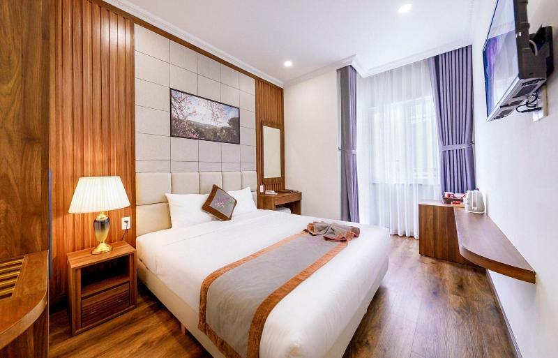 Wisteria Hotel image