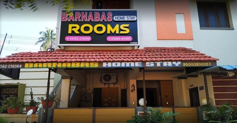 Hotel Barnabas Homestay