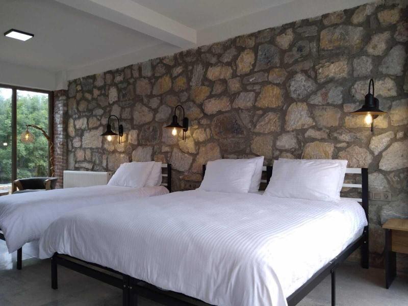 Hotel Rezve image