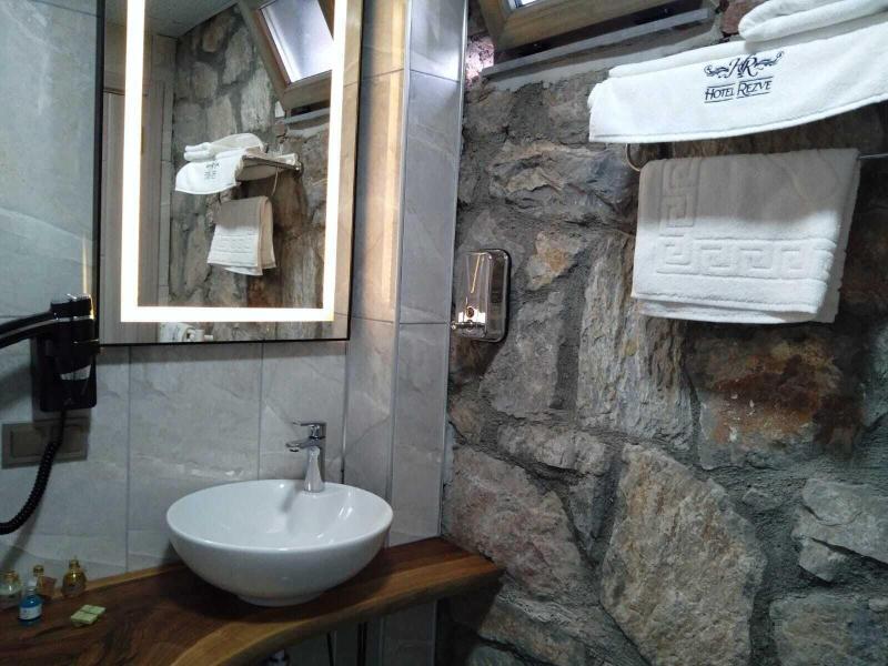 Hotel Rezve image