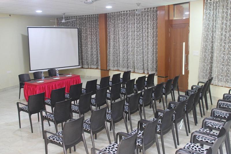 Hotel Tapovan image