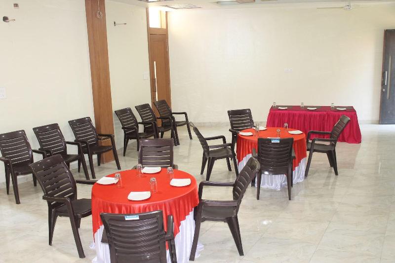 Hotel Tapovan image