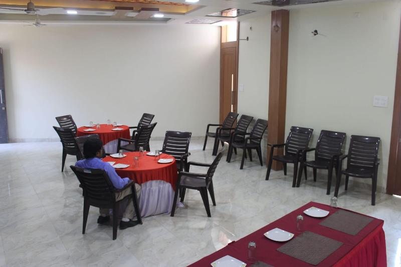 Hotel Tapovan image