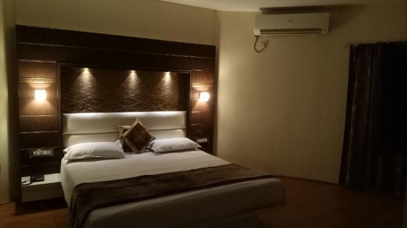 Hotel Tapovan image