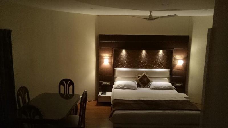 Hotel Tapovan image
