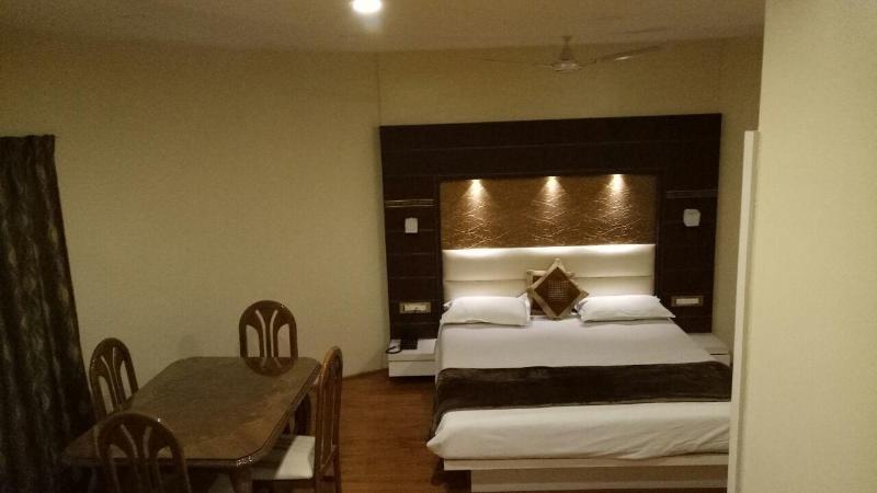 Hotel Tapovan image