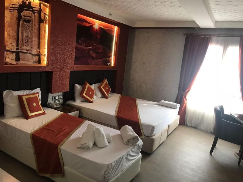 Ozcelik Hotel