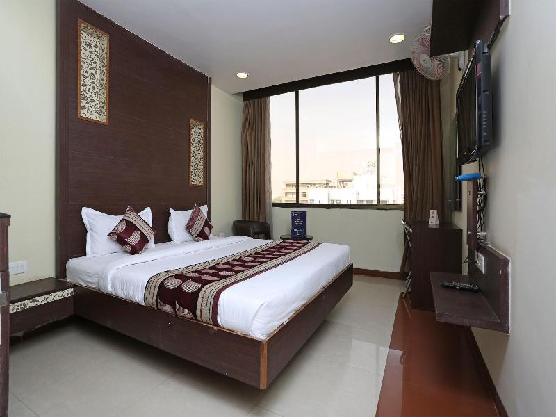 10392 Hotel Corbiz Tower — main photo