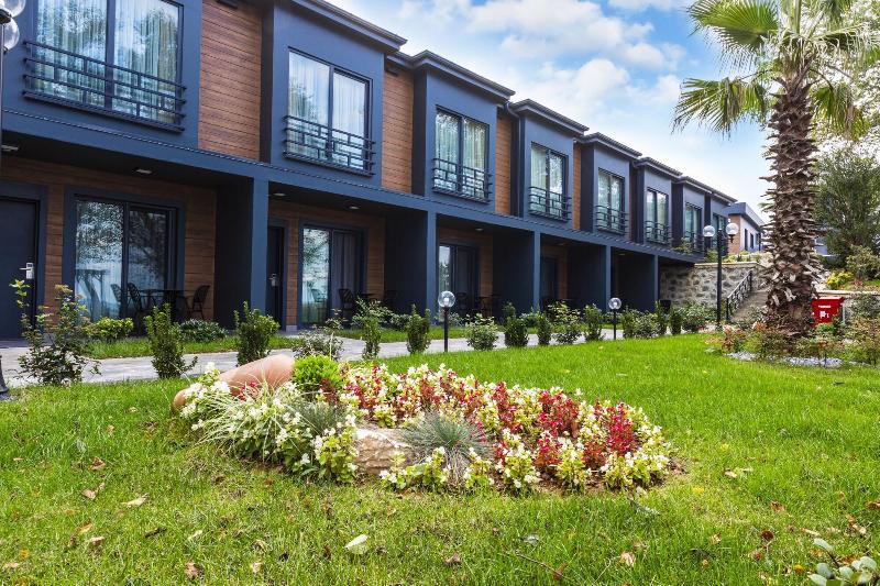 Santana Hotel image