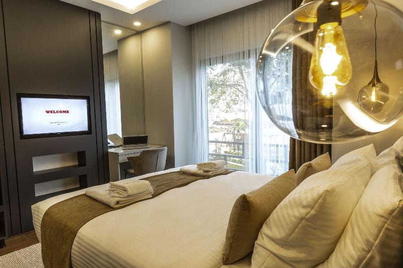 Santana Hotel image