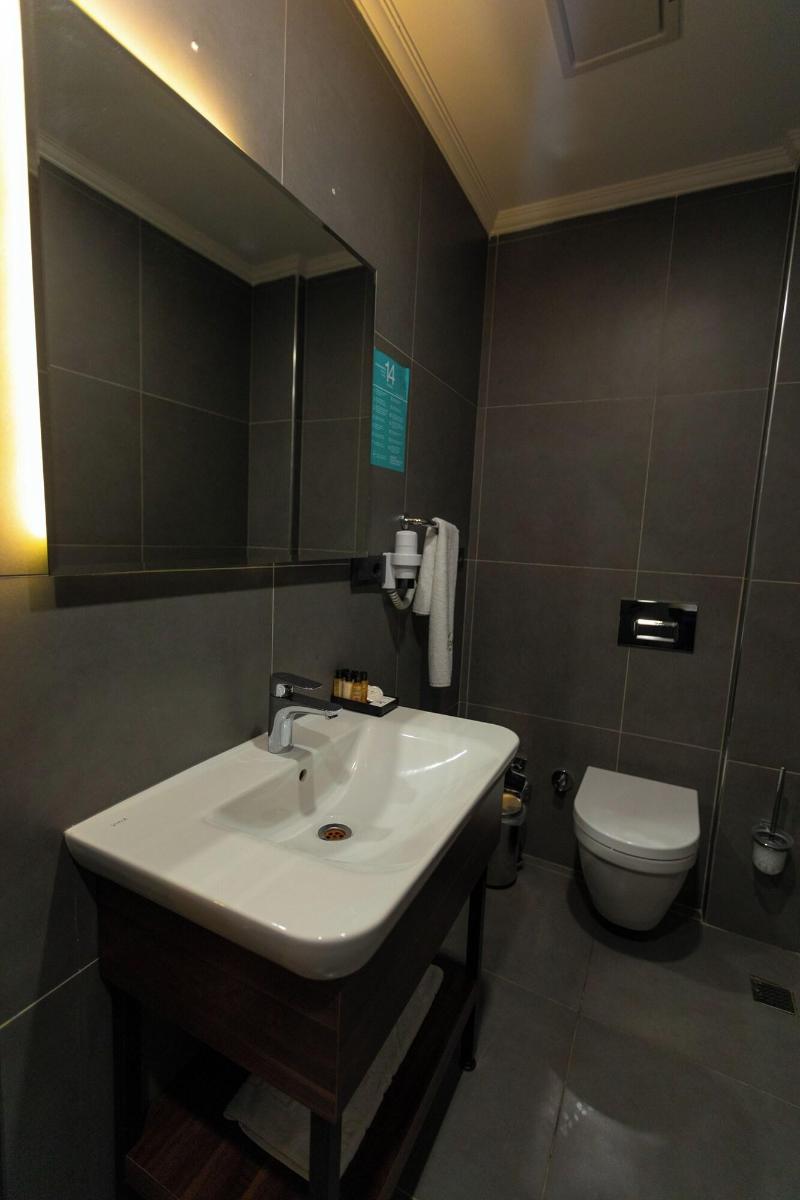 Santana Hotel image