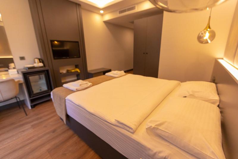 Santana Hotel image