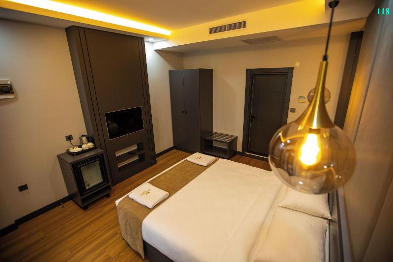 Santana Hotel image