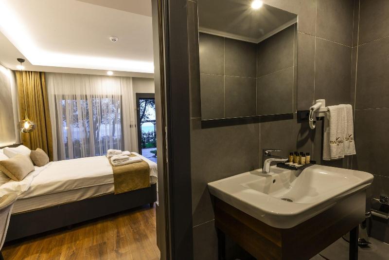 Santana Hotel image