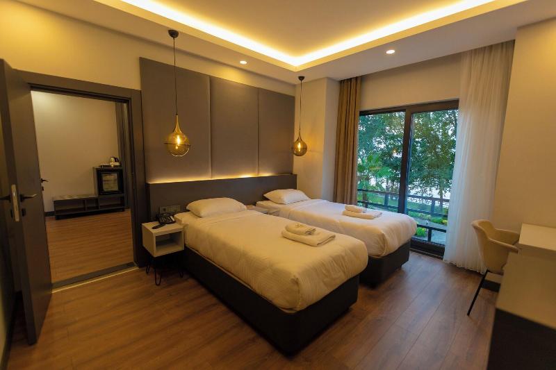 Santana Hotel image