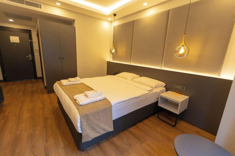 Santana Hotel image