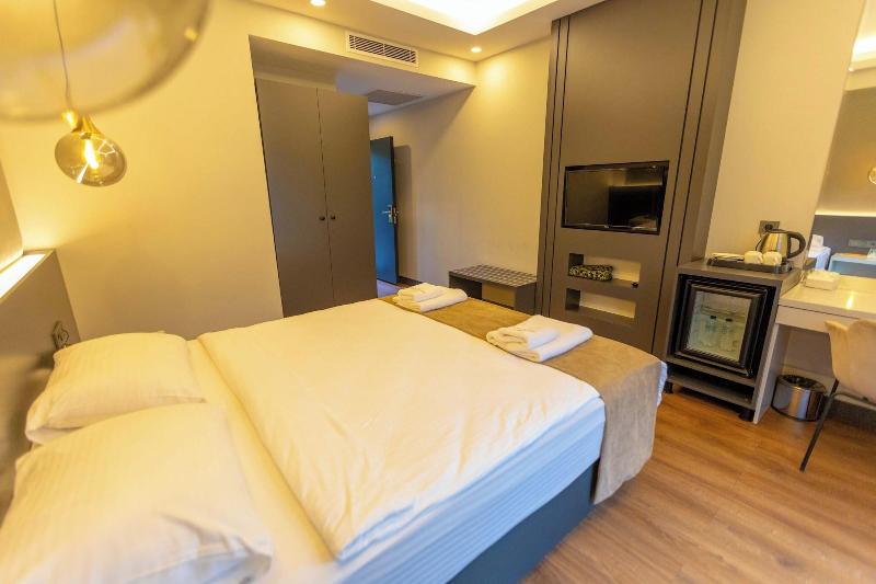Santana Hotel image