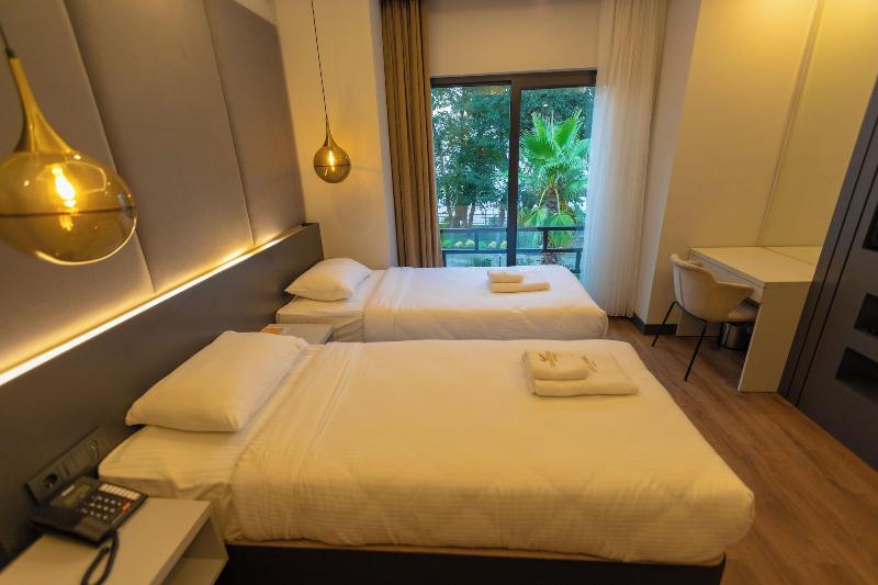Santana Hotel image