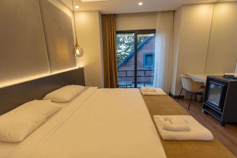 Santana Hotel image