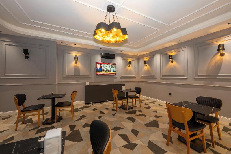 Comfort Suites Hotel image