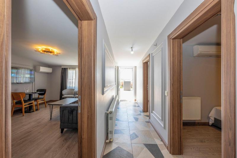 Comfort Suites Hotel image