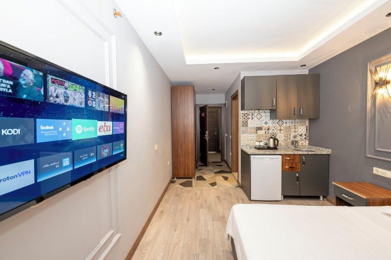 Comfort Suites Hotel image