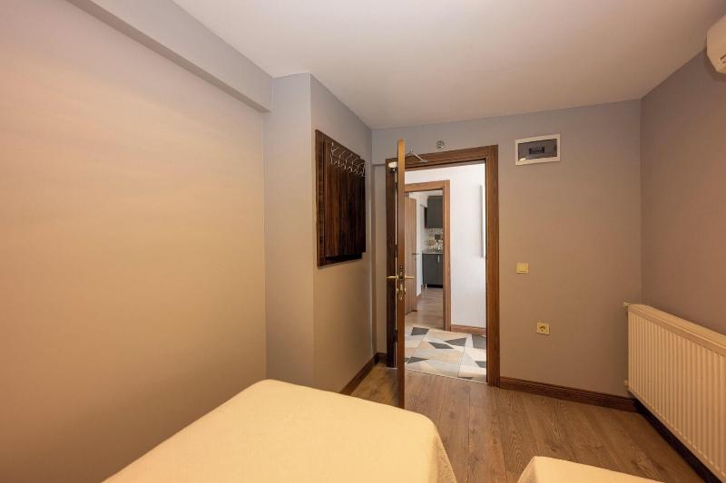 Comfort Suites Hotel image