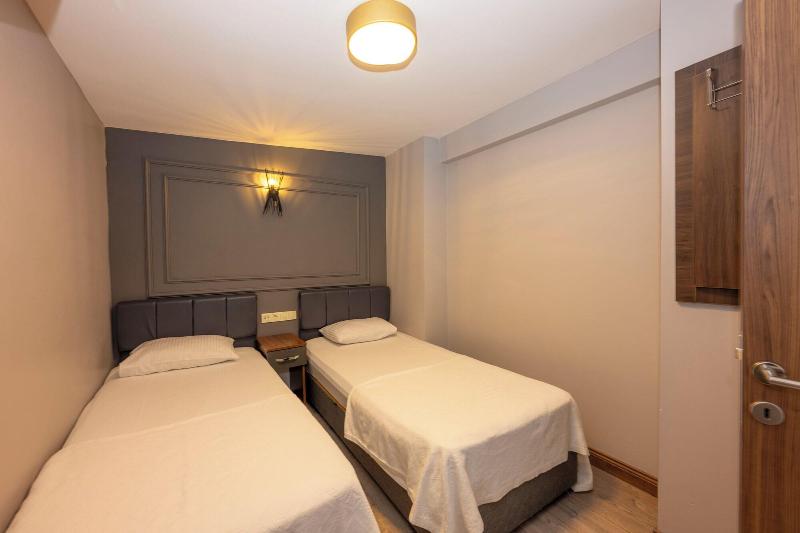 Comfort Suites Hotel image