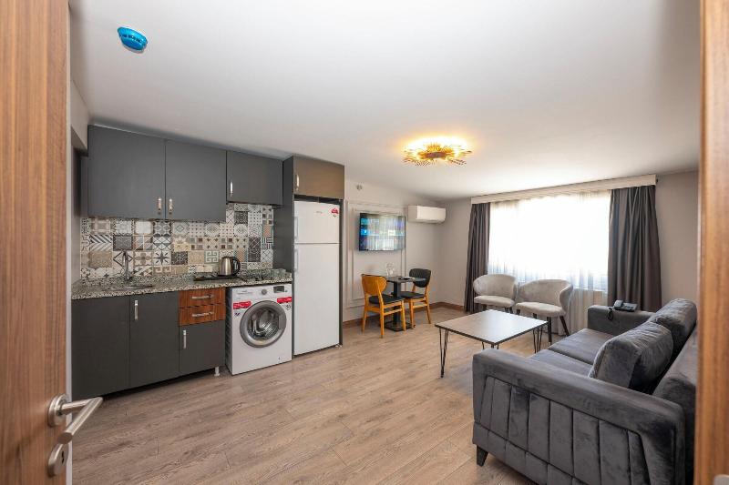 Comfort Suites Hotel image