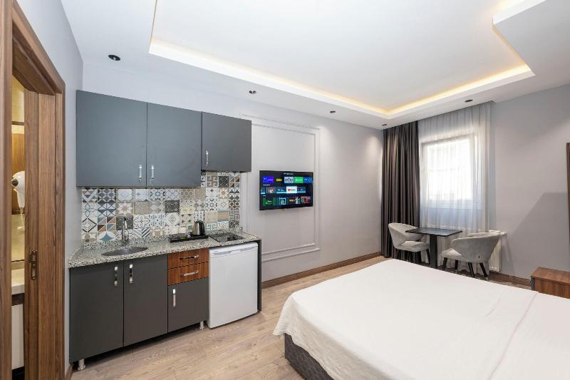Comfort Suites Hotel image