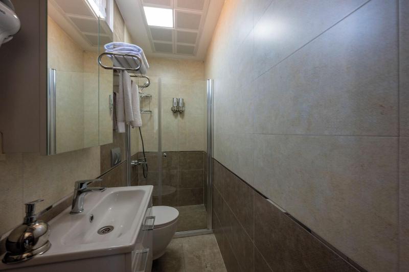 Comfort Suites Hotel image