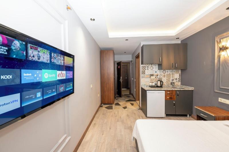 Comfort Suites Hotel image