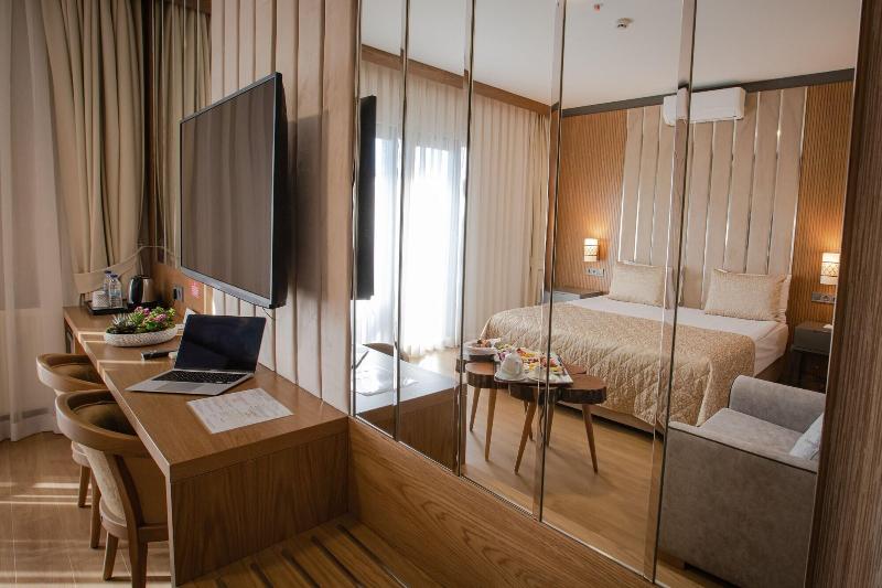 Bahã§elievler Hotels image