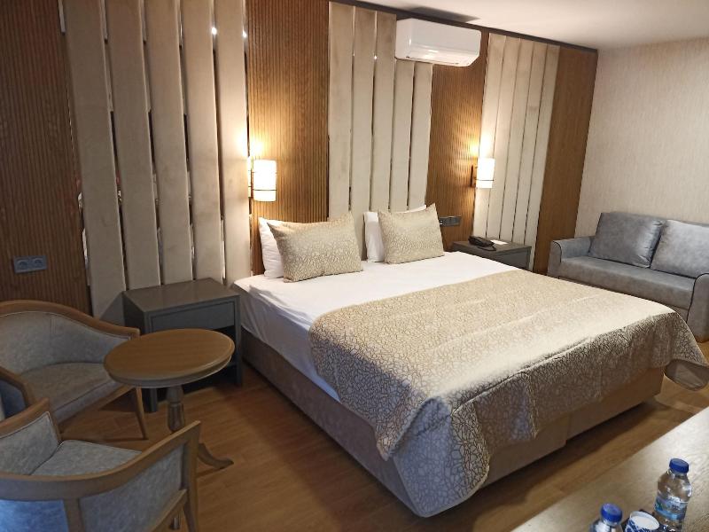Bahã§elievler Hotels image