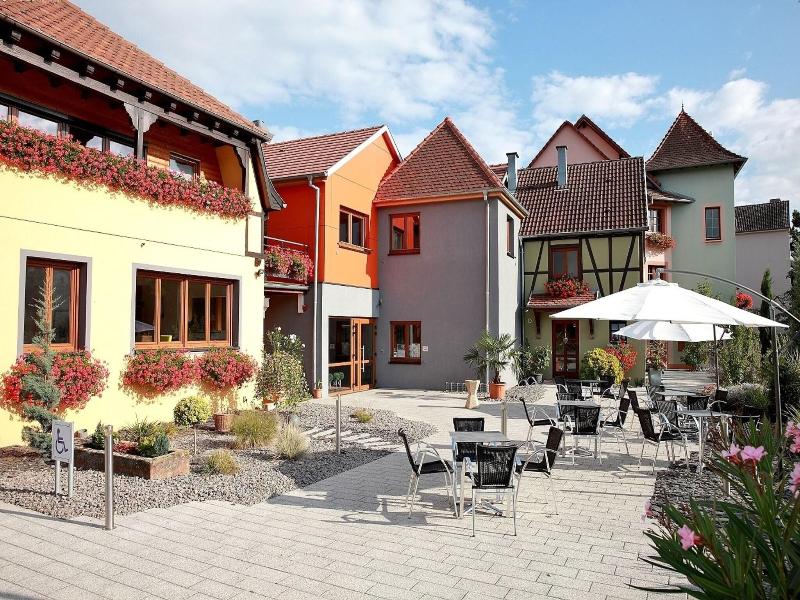 Hotel Les Portes De La Vallee image