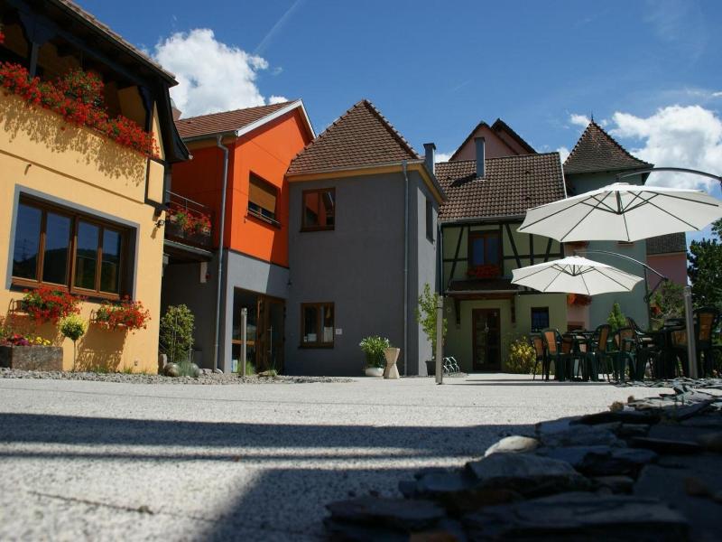 Hotel Les Portes De La Vallee image
