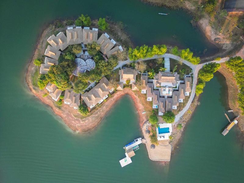 Sanctuary Nam Ngum Beach Resort image