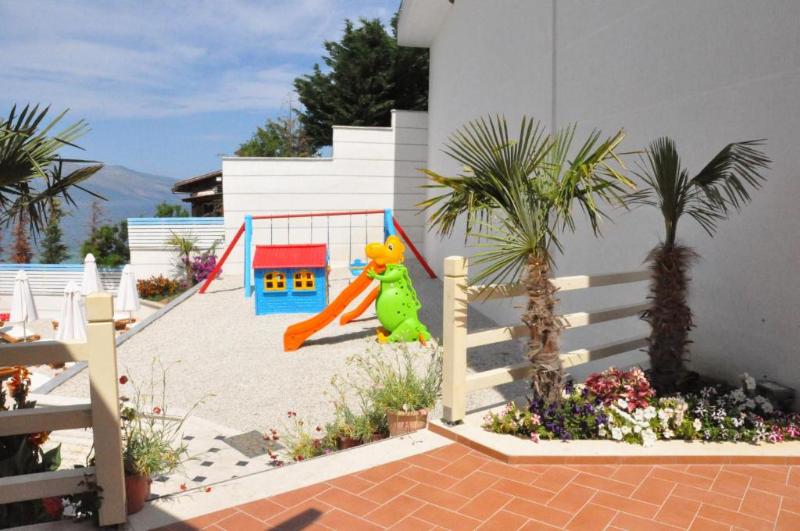 Hotel Coral image