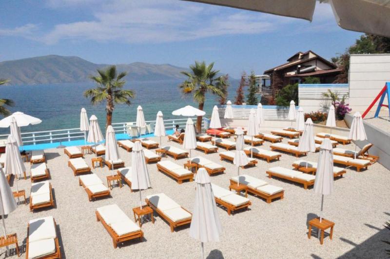 Hotel Coral image