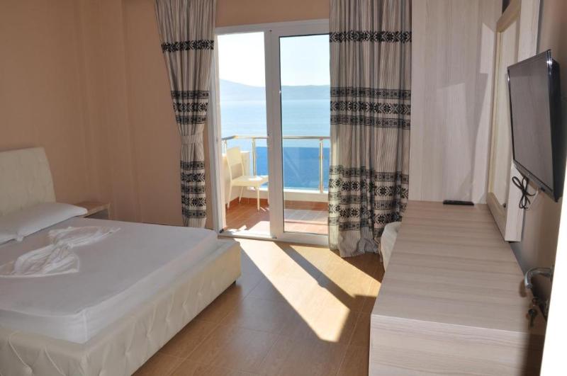 Hotel Coral image